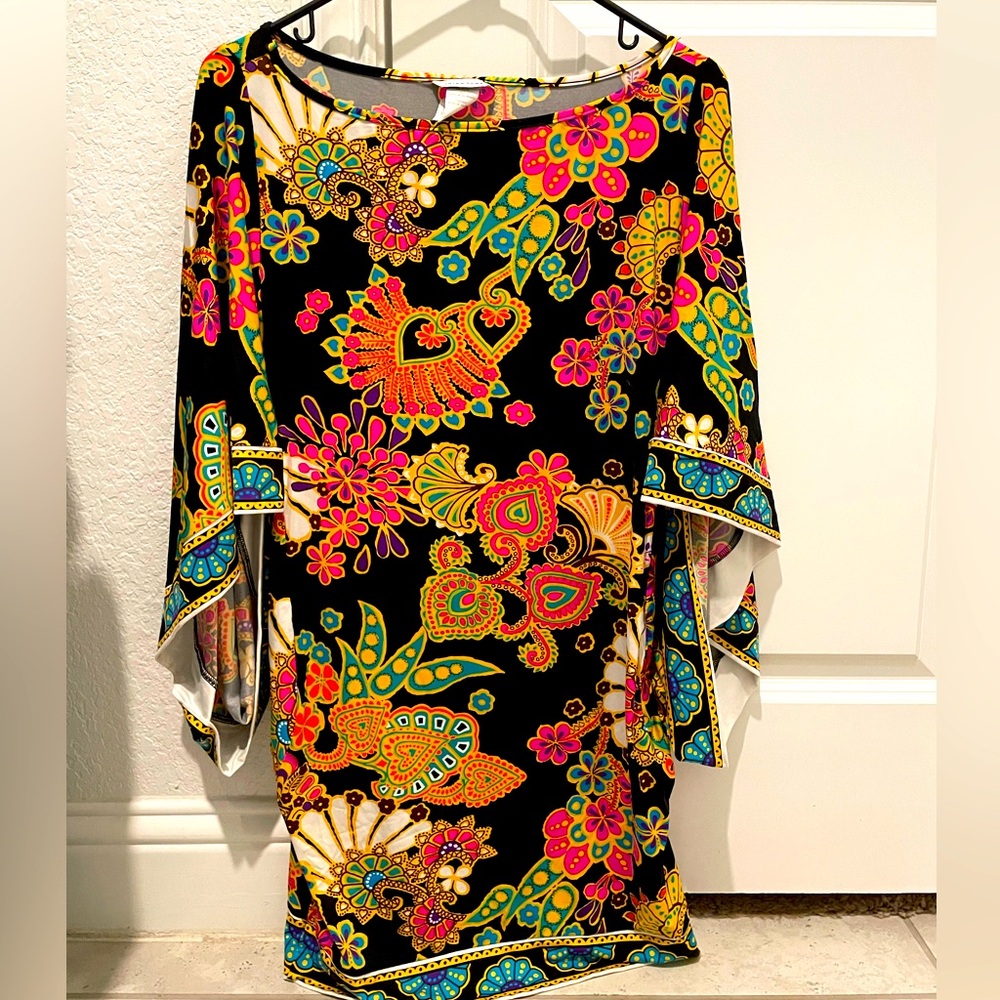 Vibrant TRINA TURK  Floral Cover Up with Bell Sleeves